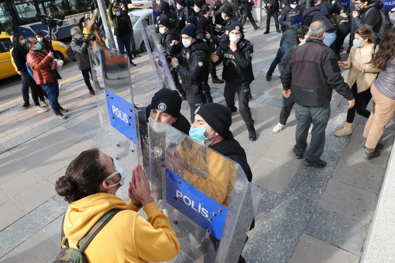 انطلقت الحركة الاحتجاجية بعدما عين أردوغان أحد موالي حزبه رئيساً لجامعة البوسفور