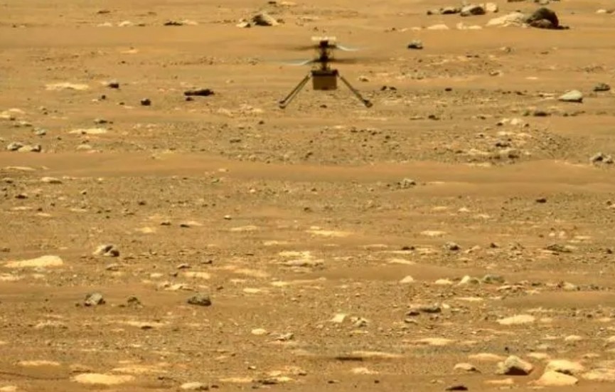 إضاءات مروحية ناسا ترسل أول صورة من الرحلة الثانية على سطح المريخ