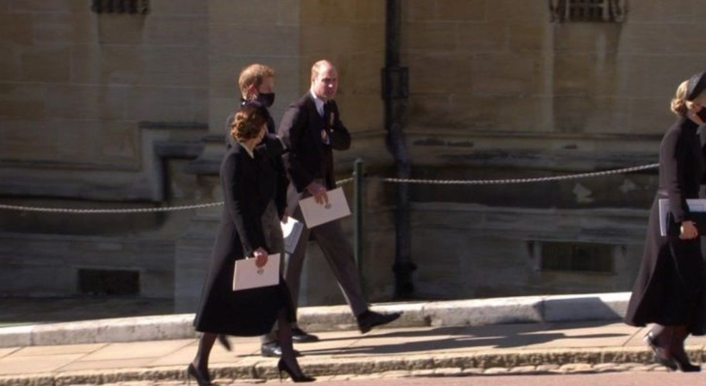 الأميران ويليام وهاري يتحادثان للمرة الأولى منذ تنحي الأخير عن مهامه الملكية 