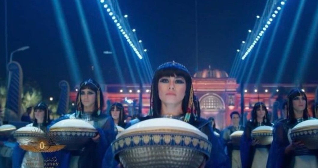  مصر تبهر العالم بالرحلة الذهبية للمومياوات الملكية 