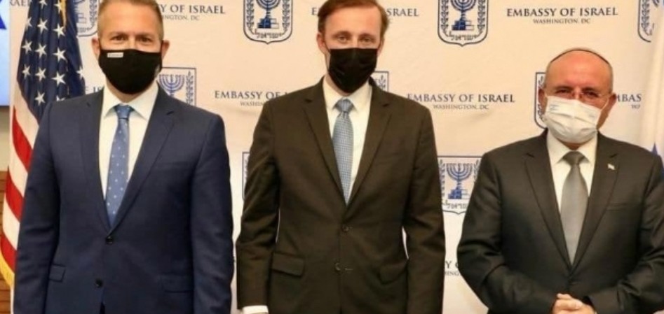 إضاءات بن شبات وساليفان وإردان (تصوير: السفارة الإسرائيلية في واشنطن