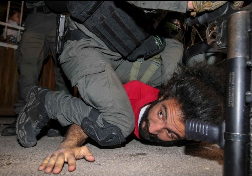 إضاءات اعتداء الإحتلال الإسرائيلي على الفلسطينيين في حي الشيخ جراح في القدس المحتلة