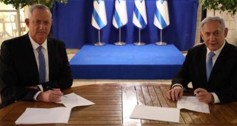 ترجمة عبرية  إضاءات نتنياهو يجر البلاد كلها إلى النار 